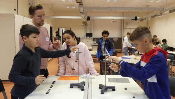 Grundschüler begeistert von Experimentiertag an der Alexander-von-Humboldt-Schule 